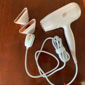 NWOT T3 Featherweight 3i blow dryer